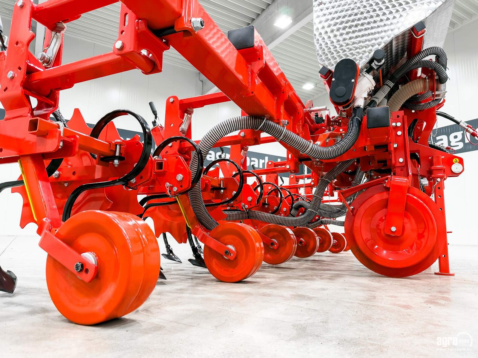Federzinkengrubber типа Maschio HS6 UNUSED folding frame, 6-row inter-row cultivator, Gebrauchtmaschine в Csengele (Фотография 28)