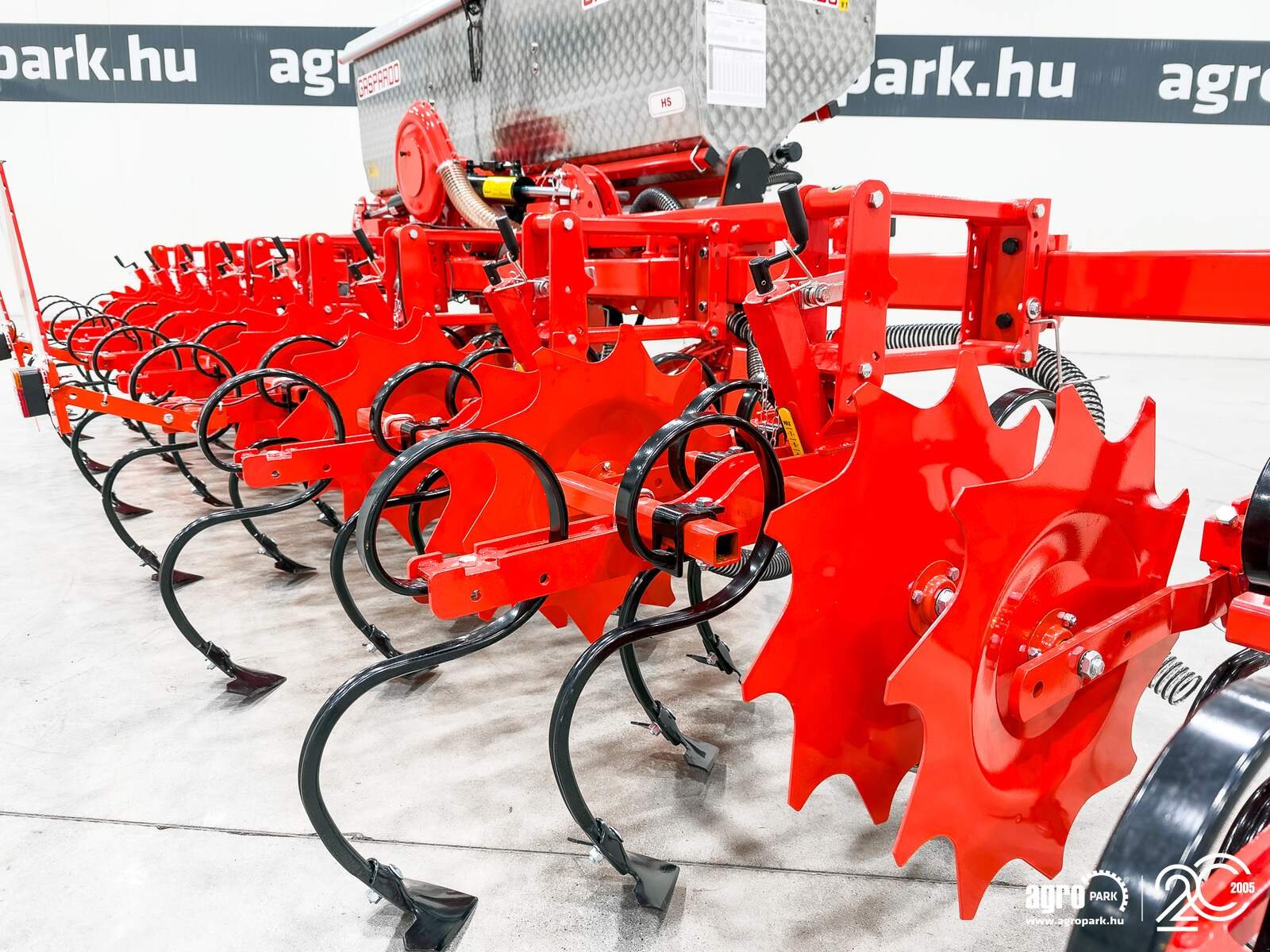 Federzinkengrubber του τύπου Maschio HS8 folding frame, 8-row inter-row cultivator, Gebrauchtmaschine σε Csengele (Φωτογραφία 17)