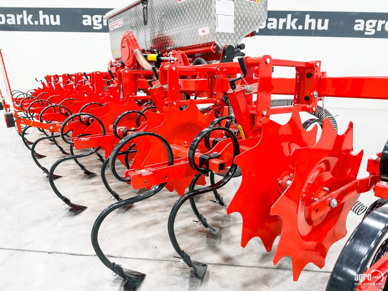 Federzinkengrubber tip Maschio HS8 UNUSED folding frame, 8-row inter-row cultivator, Gebrauchtmaschine in Csengele (Poză 17)