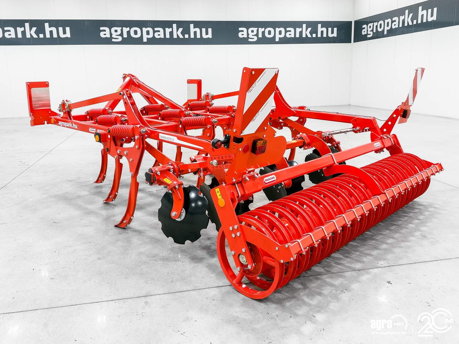 Federzinkengrubber del tipo Maschio Terremoto 3 300 cultivator with 3 m working width and fixed frame, NON-STOP spring tine safety system, 25 cm working depth, U-profile roller, Gebrauchtmaschine In Csengele (Immagine 3)