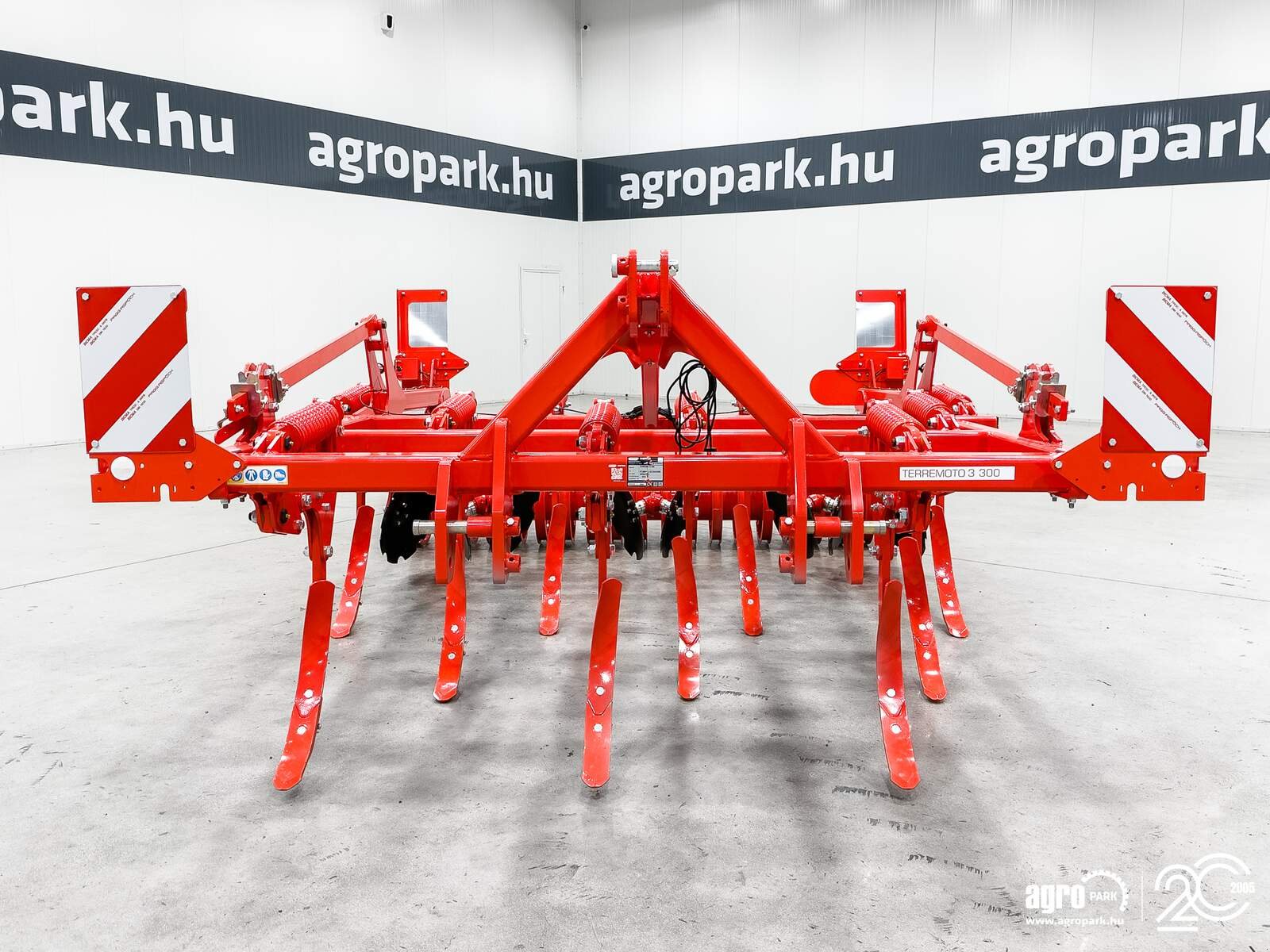 Federzinkengrubber del tipo Maschio Terremoto 3 300 cultivator with 3 m working width and fixed frame, NON-STOP spring tine safety system, 25 cm working depth, U-profile roller, Gebrauchtmaschine In Csengele (Immagine 7)