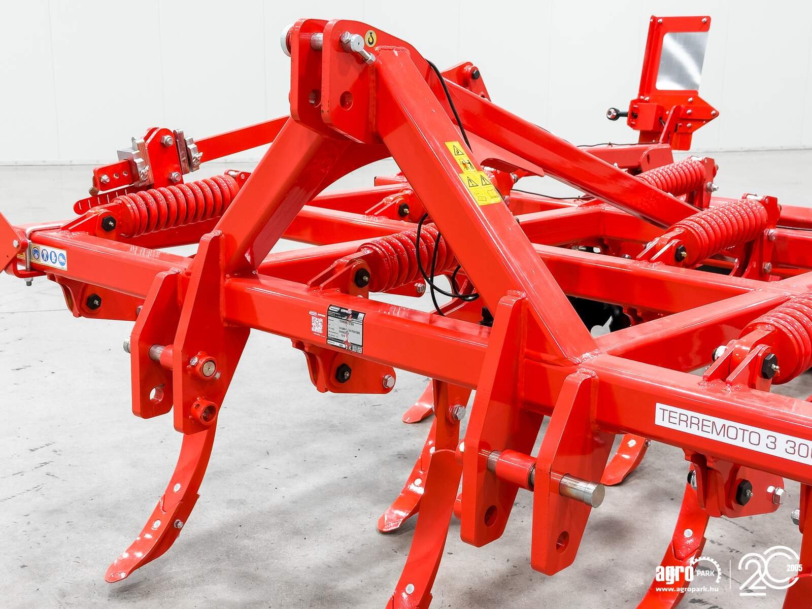 Federzinkengrubber del tipo Maschio Terremoto 3 300 cultivator with 3 m working width and fixed frame, NON-STOP spring tine safety system, 25 cm working depth, U-profile roller, Gebrauchtmaschine In Csengele (Immagine 10)