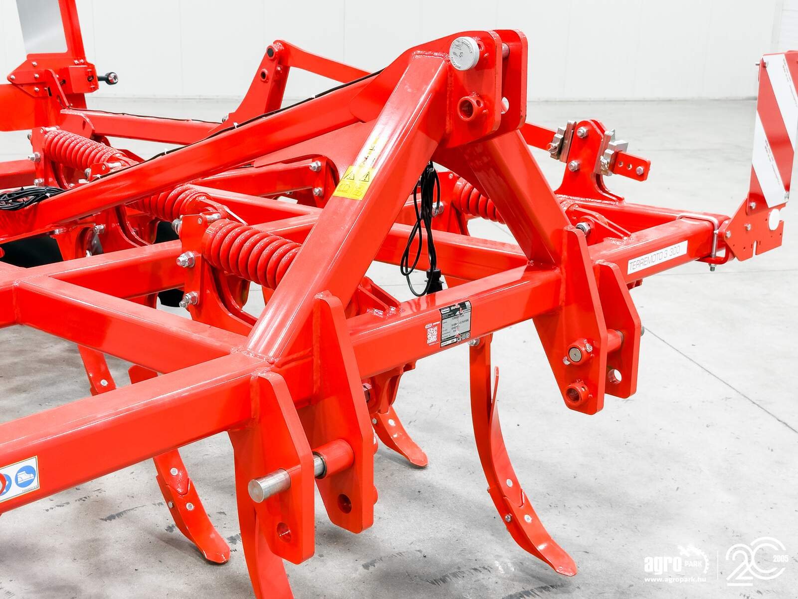 Federzinkengrubber del tipo Maschio Terremoto 3 300 cultivator with 3 m working width and fixed frame, NON-STOP spring tine safety system, 25 cm working depth, U-profile roller, Gebrauchtmaschine In Csengele (Immagine 11)