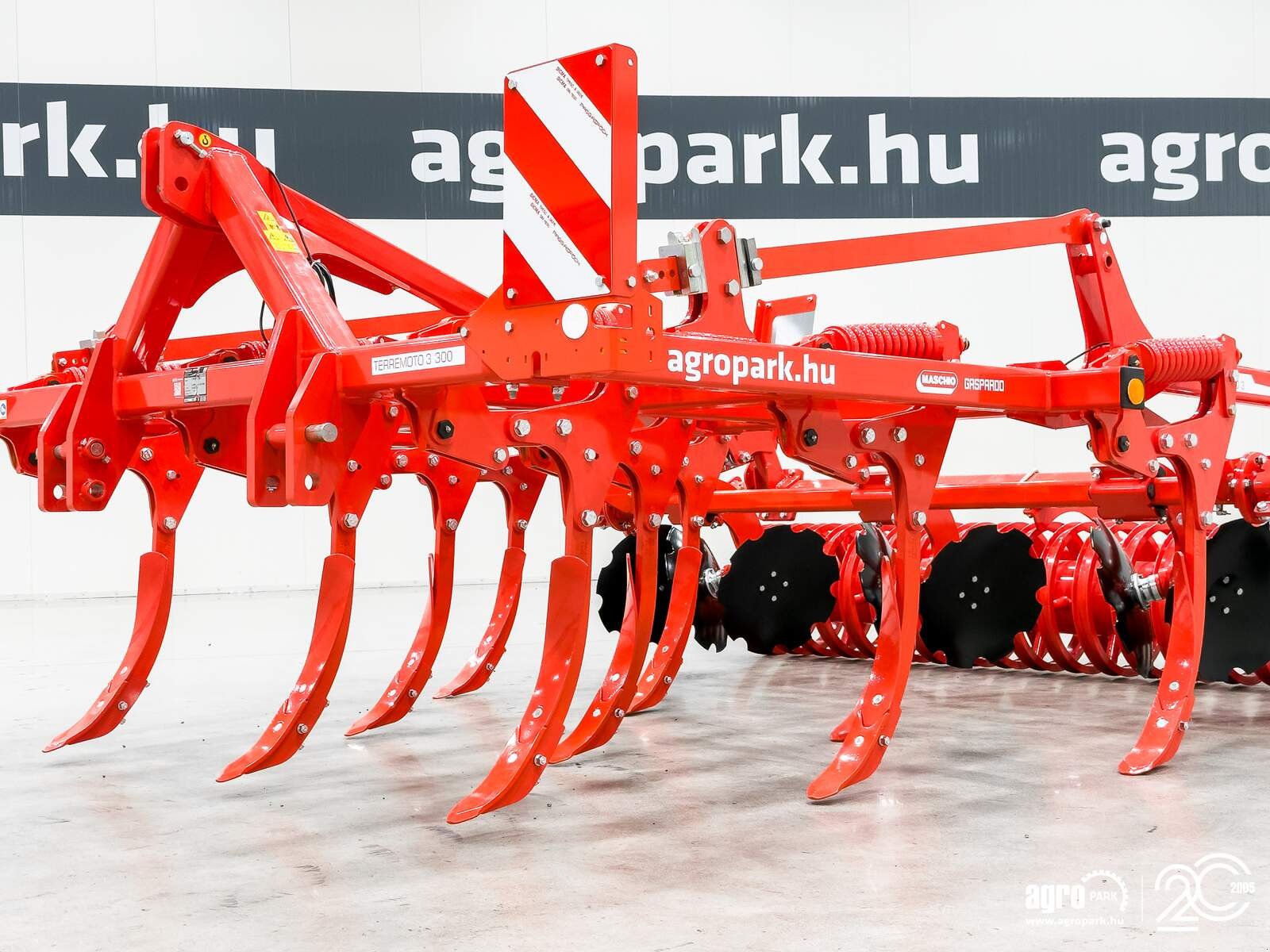 Federzinkengrubber del tipo Maschio Terremoto 3 300 cultivator with 3 m working width and fixed frame, NON-STOP spring tine safety system, 25 cm working depth, U-profile roller, Gebrauchtmaschine In Csengele (Immagine 16)