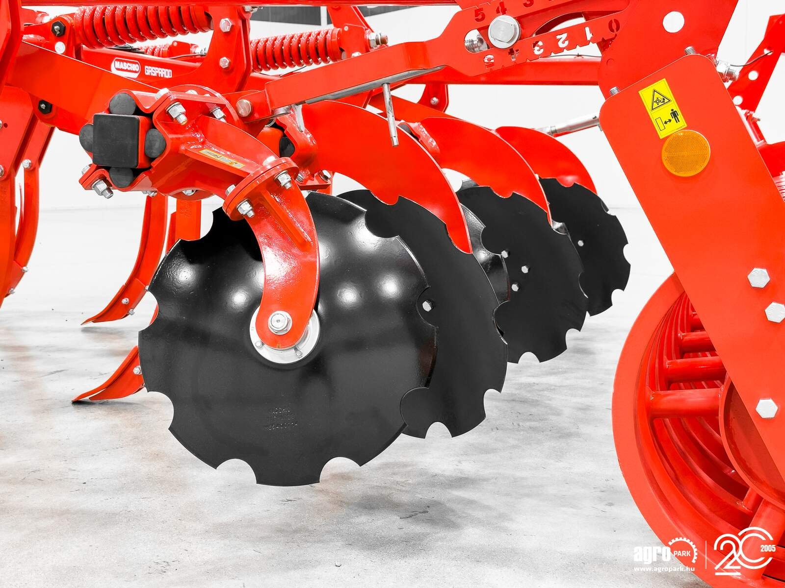 Federzinkengrubber del tipo Maschio Terremoto 3 300 cultivator with 3 m working width and fixed frame, NON-STOP spring tine safety system, 25 cm working depth, U-profile roller, Gebrauchtmaschine In Csengele (Immagine 21)