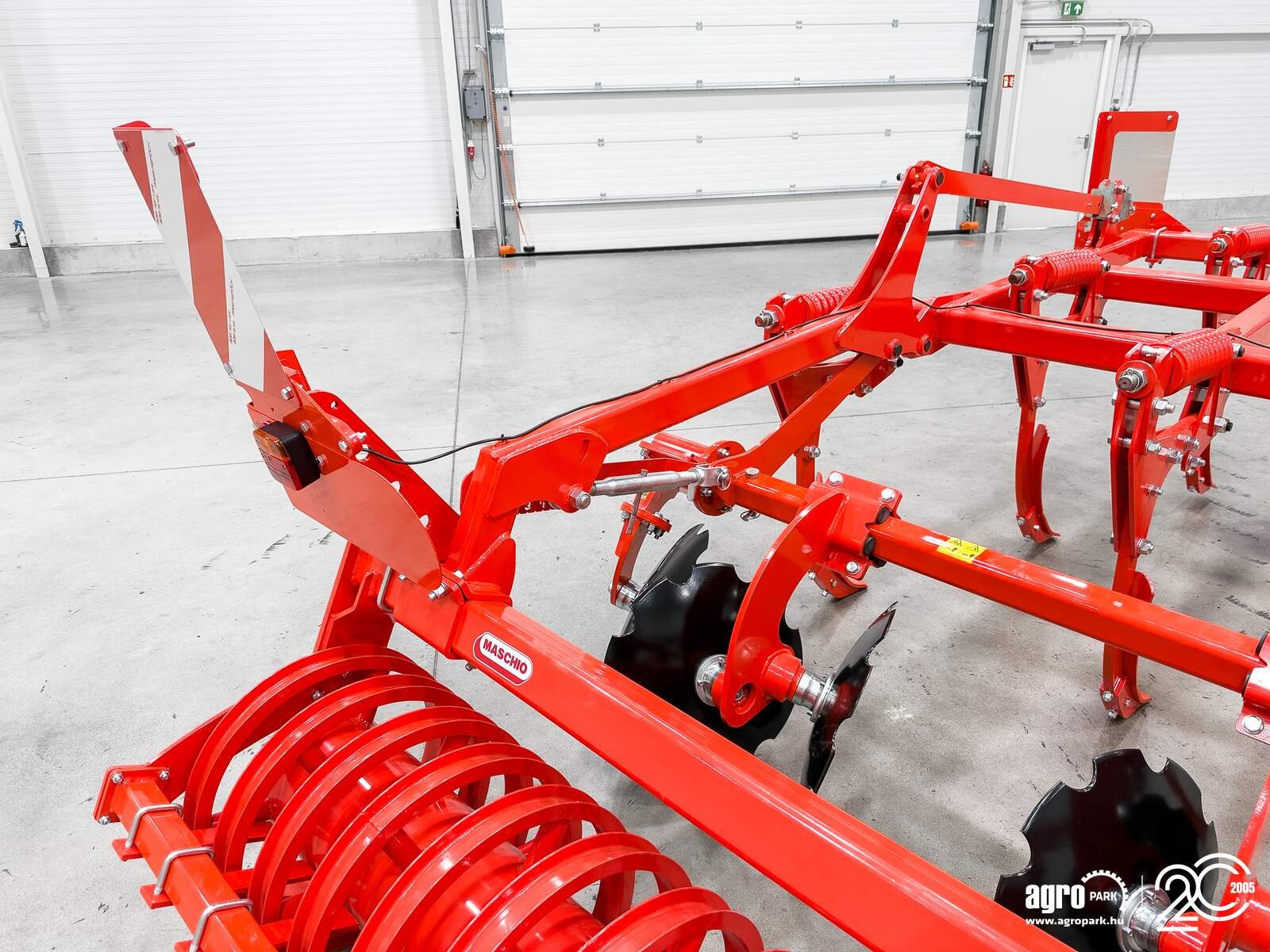 Federzinkengrubber del tipo Maschio Terremoto 3 300 cultivator with 3 m working width and fixed frame, NON-STOP spring tine safety system, 25 cm working depth, U-profile roller, Gebrauchtmaschine In Csengele (Immagine 27)