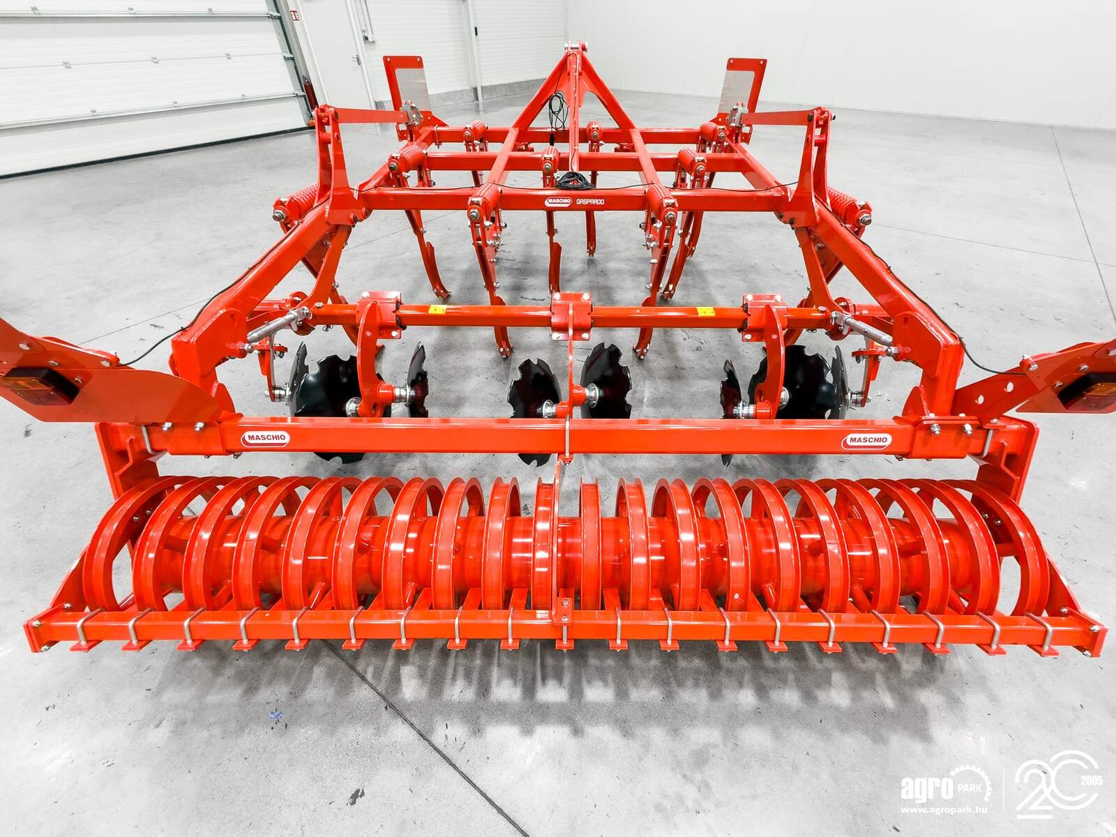 Federzinkengrubber del tipo Maschio Terremoto 3 300 cultivator with 3 m working width and fixed frame, NON-STOP spring tine safety system, 25 cm working depth, U-profile roller, Gebrauchtmaschine In Csengele (Immagine 28)