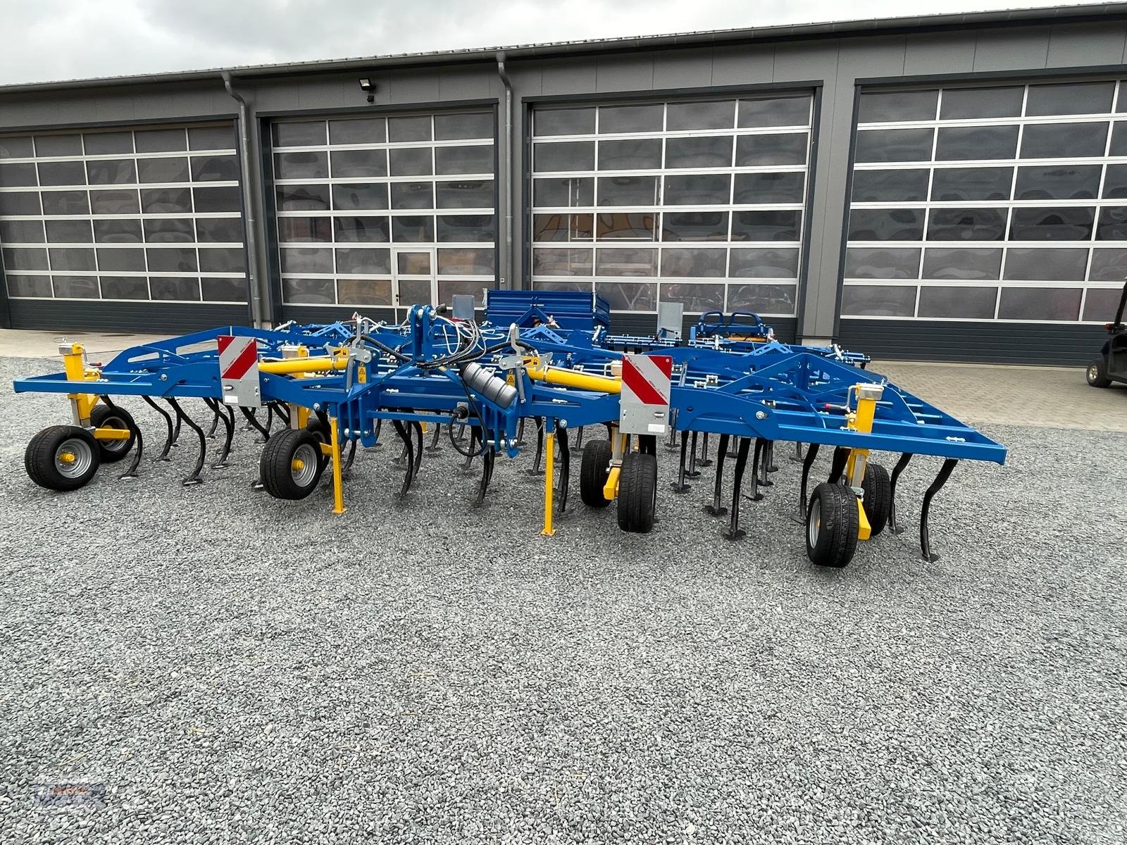 Federzinkengrubber des Typs Treffler TF 650, Neumaschine in Lichtenfels (Bild 2)