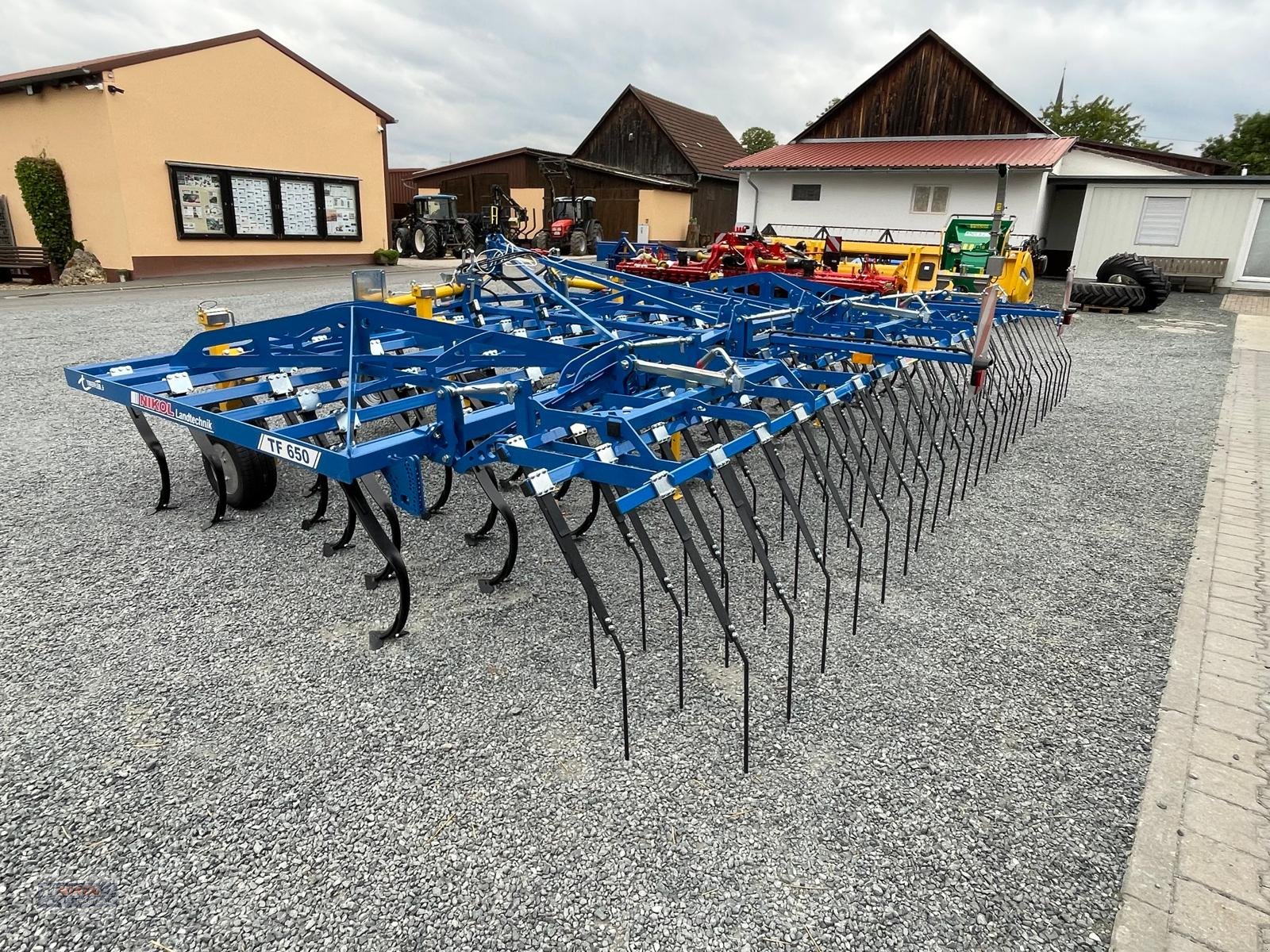 Federzinkengrubber des Typs Treffler TF 650, Neumaschine in Lichtenfels (Bild 4)