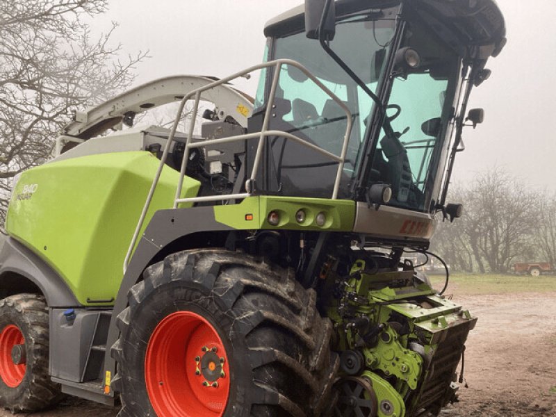 Feldhäcksler typu CLAAS JAGUAR 840 4WD T4F TRADITION, Gebrauchtmaschine v Charnay-lès-macon (Obrázok 2)
