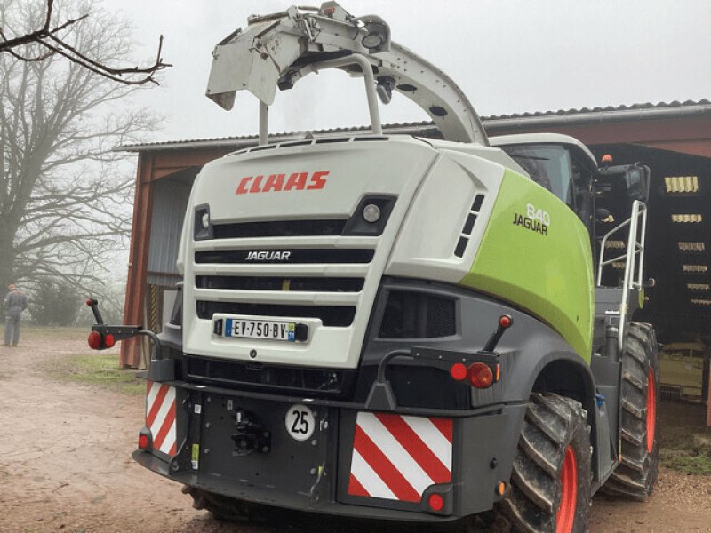 Feldhäcksler typu CLAAS JAGUAR 840 4WD T4F TRADITION, Gebrauchtmaschine v Charnay-lès-macon (Obrázok 4)