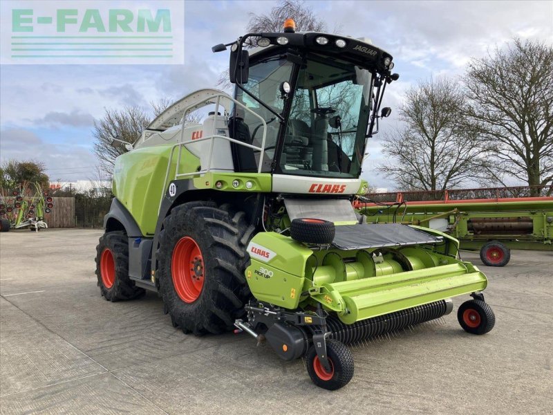 Feldhäcksler типа CLAAS JAGUAR 880 - STAGE V 4WD, Gebrauchtmaschine в SUFFOLK (Фотография 1)