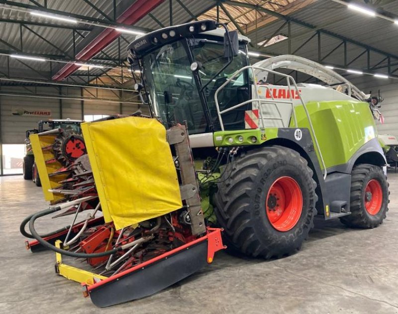 Feldhäcksler des Typs CLAAS JAGUAR 950 T4i, Gebrauchtmaschine in Hockenheim (Bild 1)