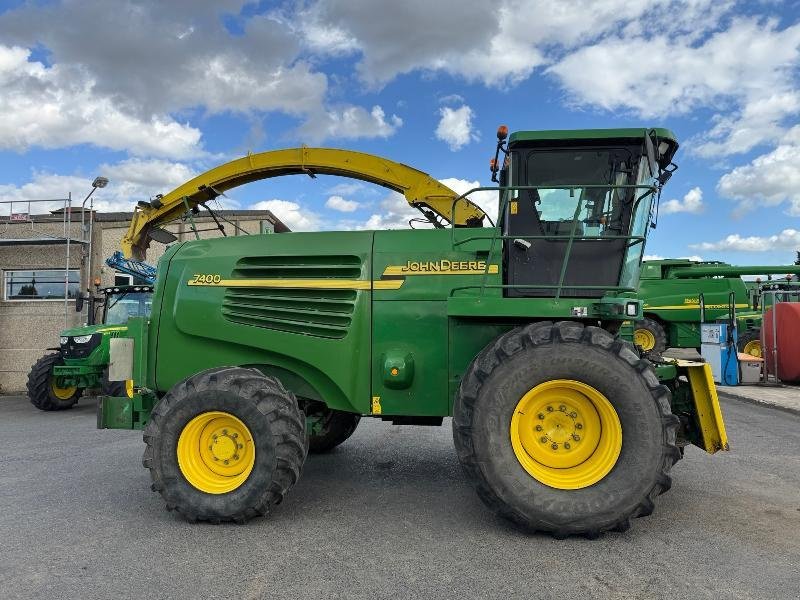 Feldhäcksler tip John Deere 7400 4RM, Gebrauchtmaschine in Wargnies Le Grand (Poză 4)