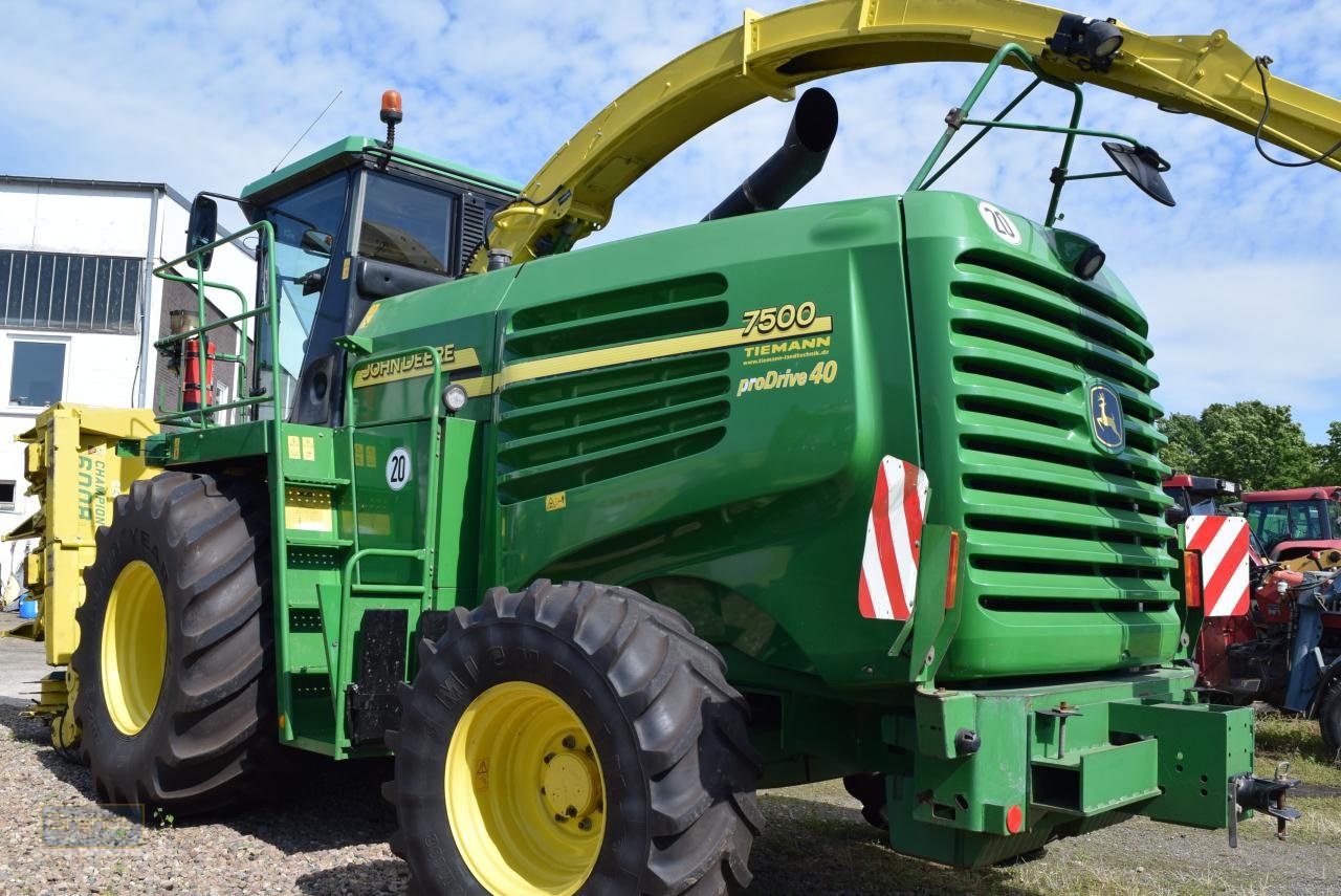 Feldhäcksler des Typs John Deere 7400, Gebrauchtmaschine in Oyten (Bild 3)