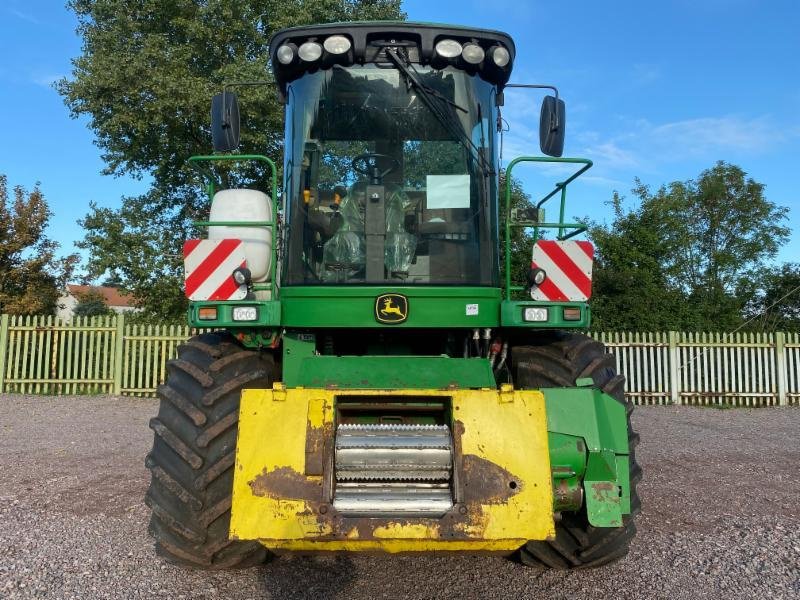 Feldhäcksler tip John Deere 7400, Gebrauchtmaschine in Landsberg (Poză 2)