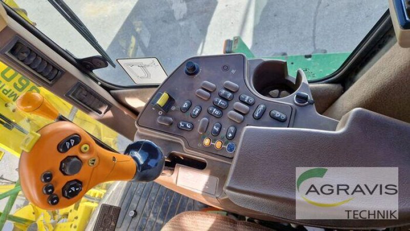 Feldhäcksler van het type John Deere 7400, Gebrauchtmaschine in Melle-Wellingholzhausen (Foto 17)