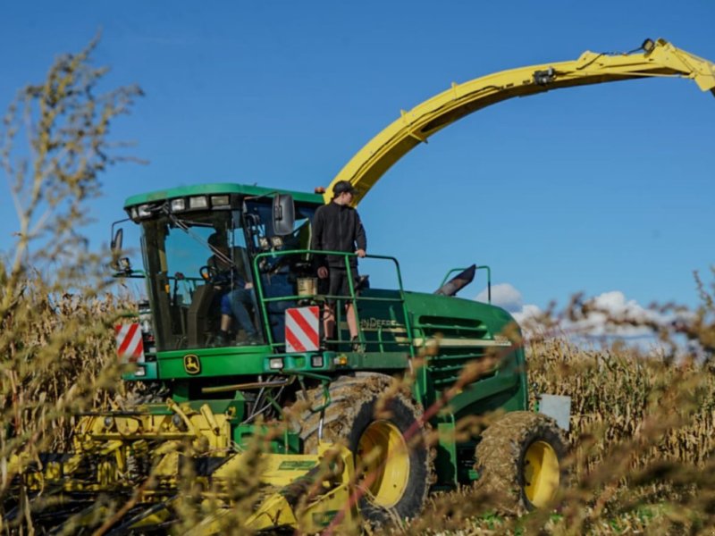 Feldhäcksler des Typs John Deere 7500, Gebrauchtmaschine in Bayern - Tacherting (Bild 1)