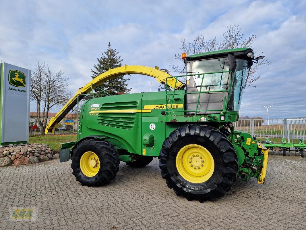 Feldhäcksler tip John Deere 7750i, Gebrauchtmaschine in Schenkenberg (Poză 3)