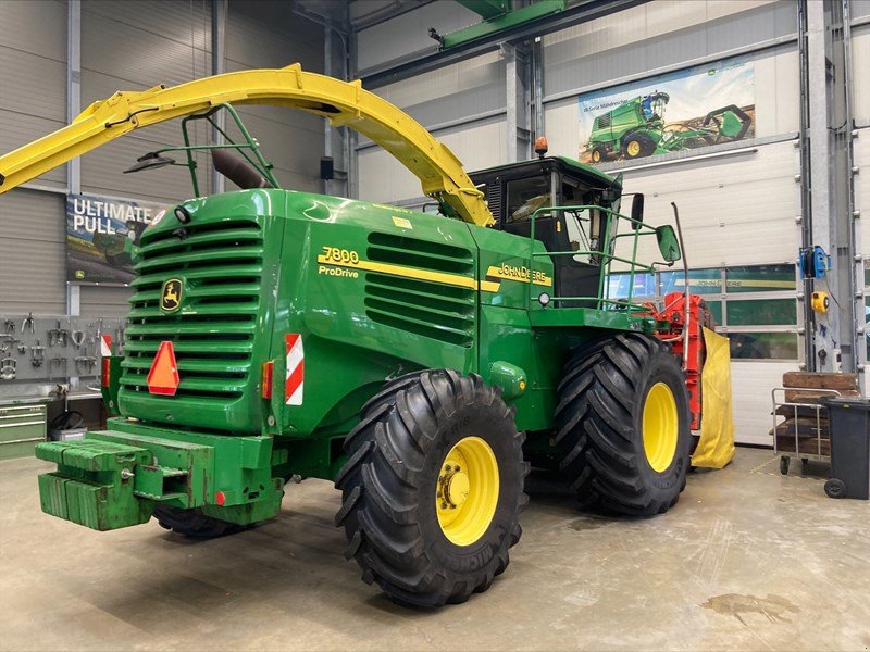 Feldhäcksler des Typs John Deere 7800i, Gebrauchtmaschine in Regensdorf (Bild 2)
