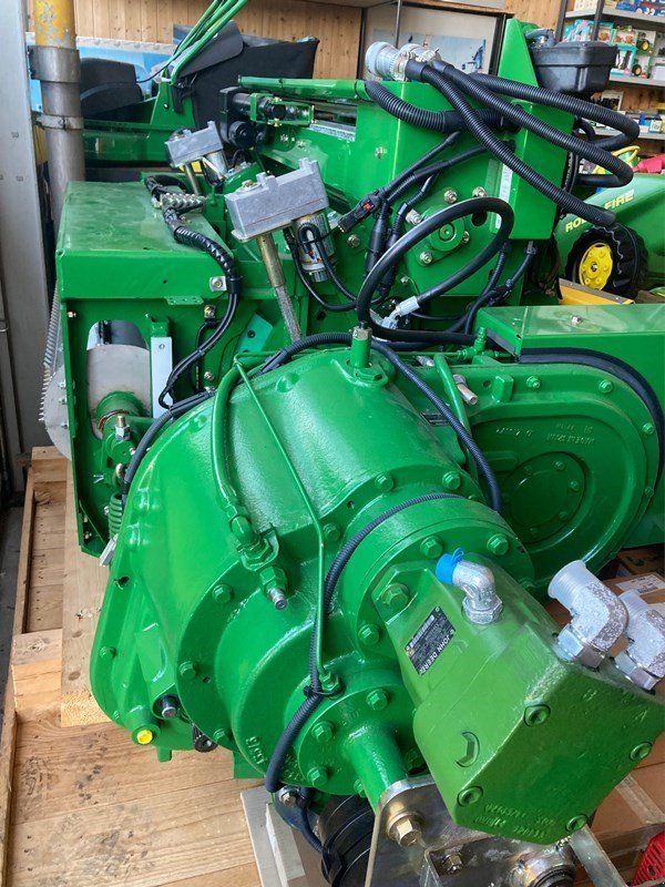 Feldhäcksler des Typs John Deere 7800i, Gebrauchtmaschine in Regensdorf (Bild 4)