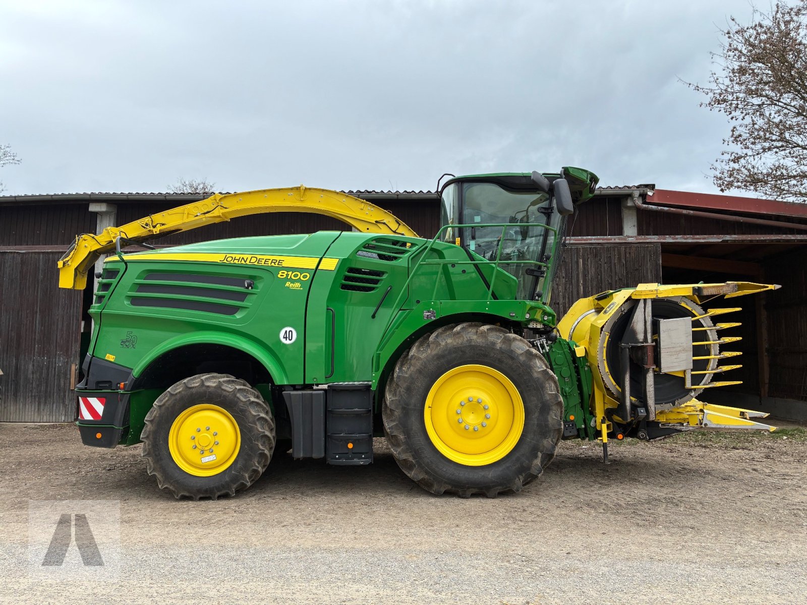 Feldhäcksler a típus John Deere 8100i, Gebrauchtmaschine ekkor: Langweid am Lech (Kép 1)