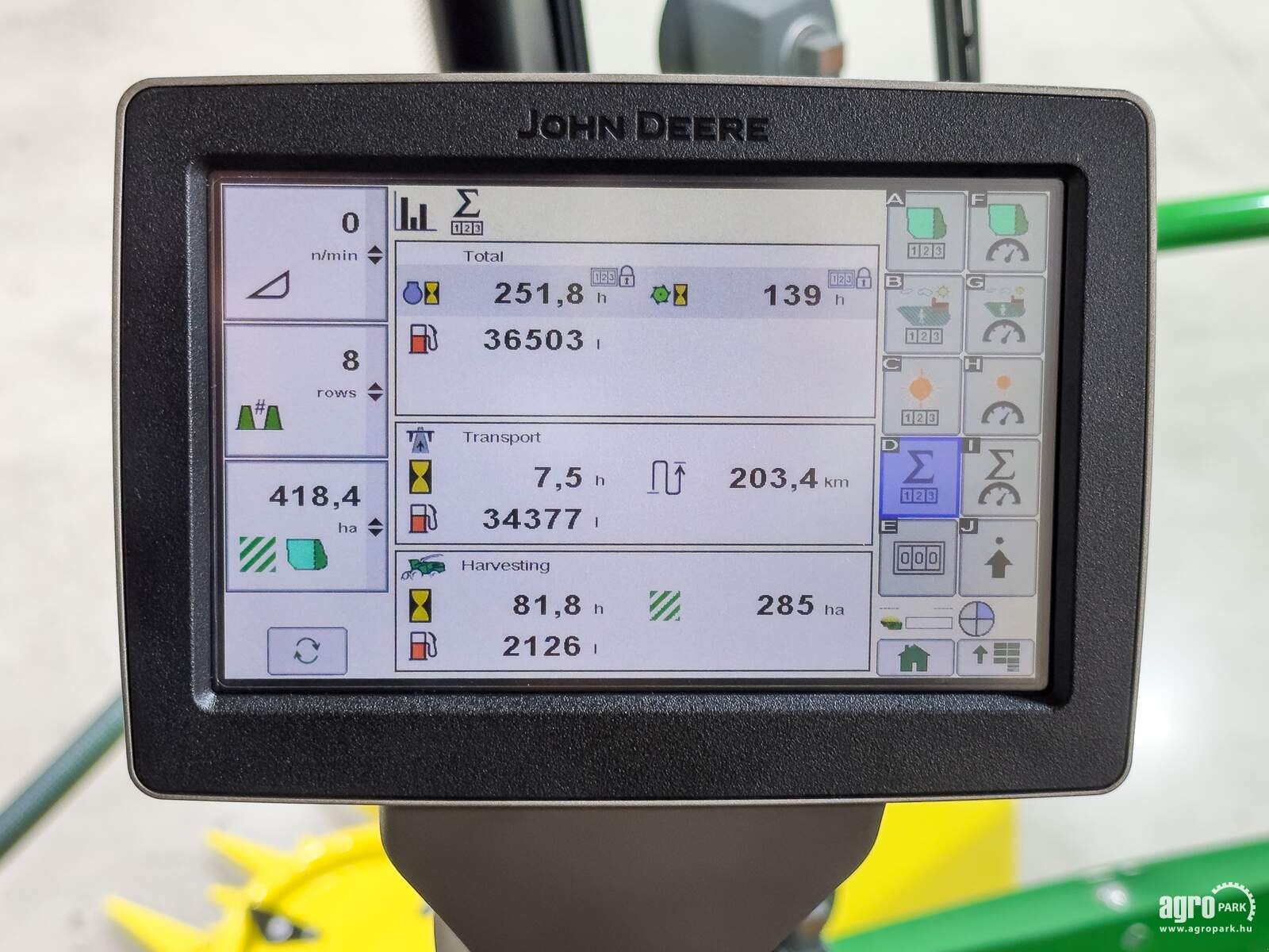 Feldhäcksler des Typs John Deere 8200 4WD, Gebrauchtmaschine in Csengele (Bild 19)