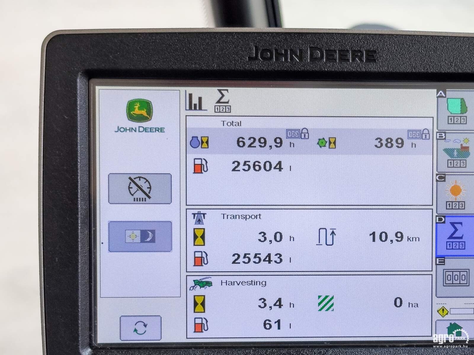 Feldhäcksler tip John Deere 8200 4WD, Gebrauchtmaschine in Csengele (Poză 10)