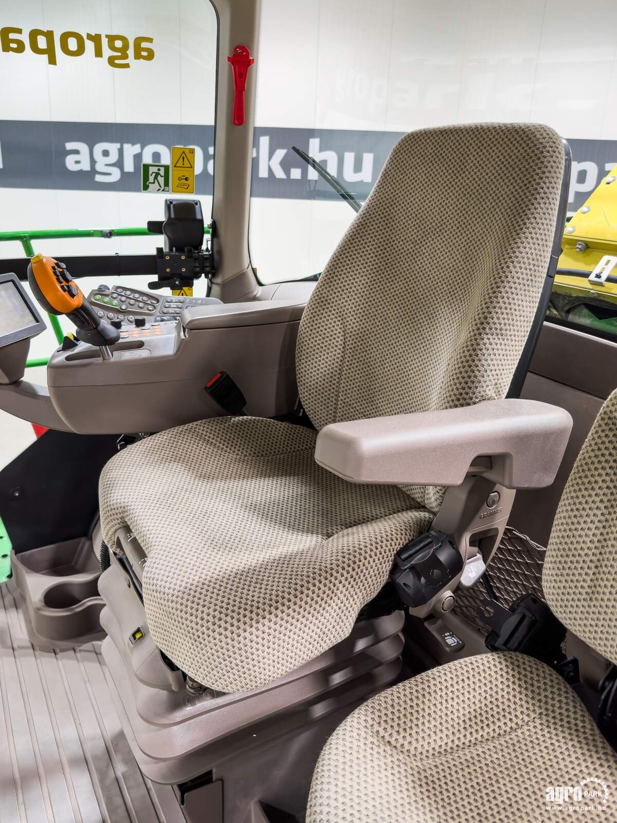 Feldhäcksler tip John Deere 8200 4WD, Gebrauchtmaschine in Csengele (Poză 11)