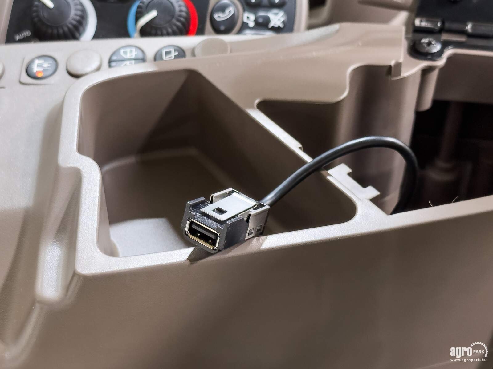 Feldhäcksler tip John Deere 8200 4WD, Gebrauchtmaschine in Csengele (Poză 17)