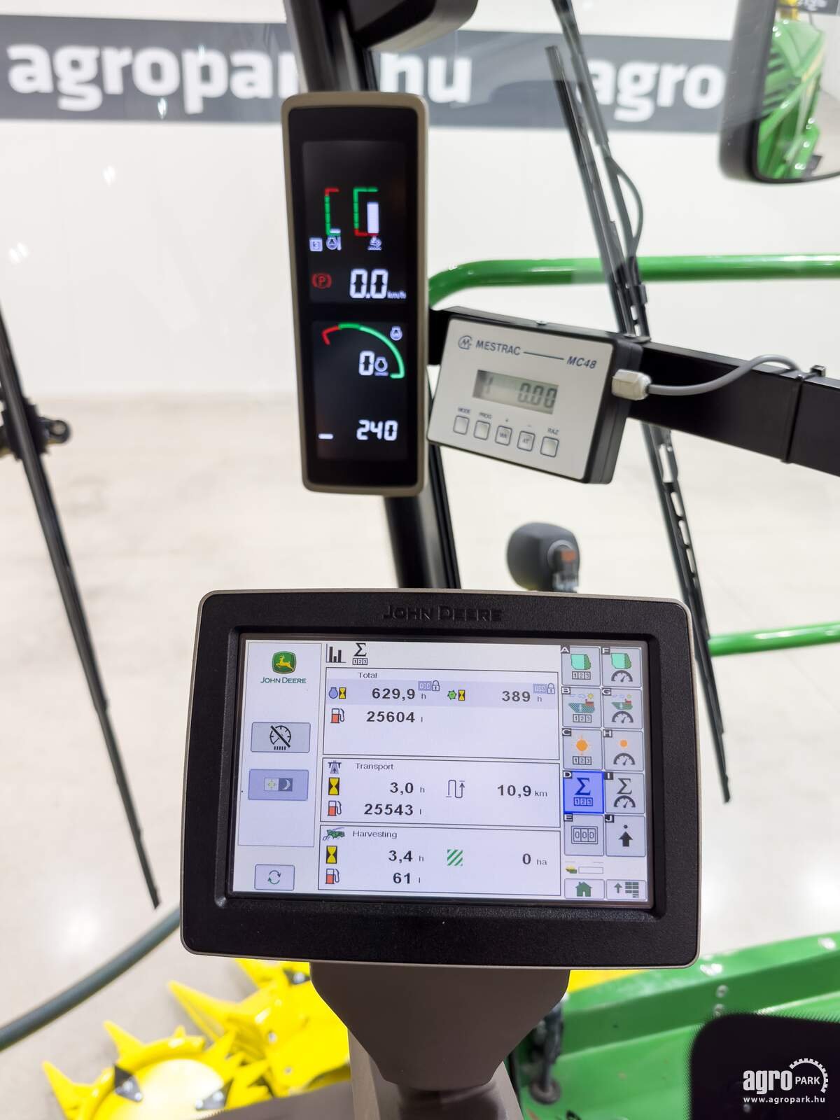 Feldhäcksler tip John Deere 8200 4WD, Gebrauchtmaschine in Csengele (Poză 20)