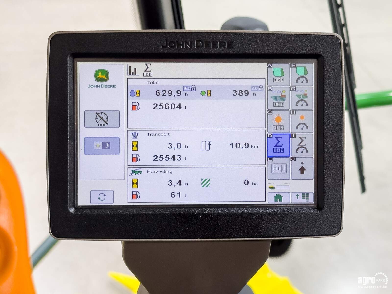 Feldhäcksler tip John Deere 8200 4WD, Gebrauchtmaschine in Csengele (Poză 21)