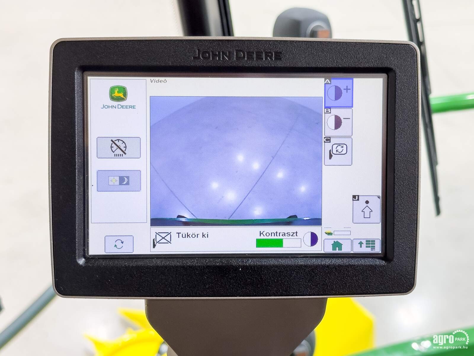 Feldhäcksler tip John Deere 8200 4WD, Gebrauchtmaschine in Csengele (Poză 22)