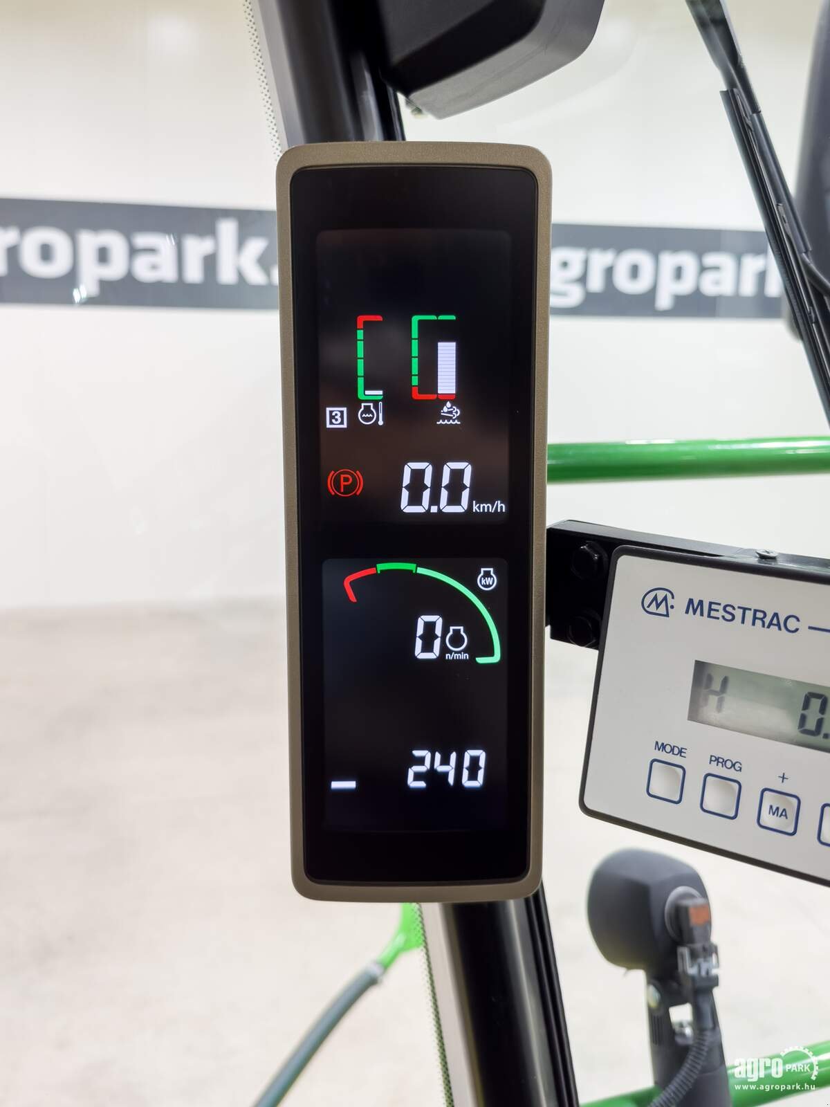 Feldhäcksler tip John Deere 8200 4WD, Gebrauchtmaschine in Csengele (Poză 23)