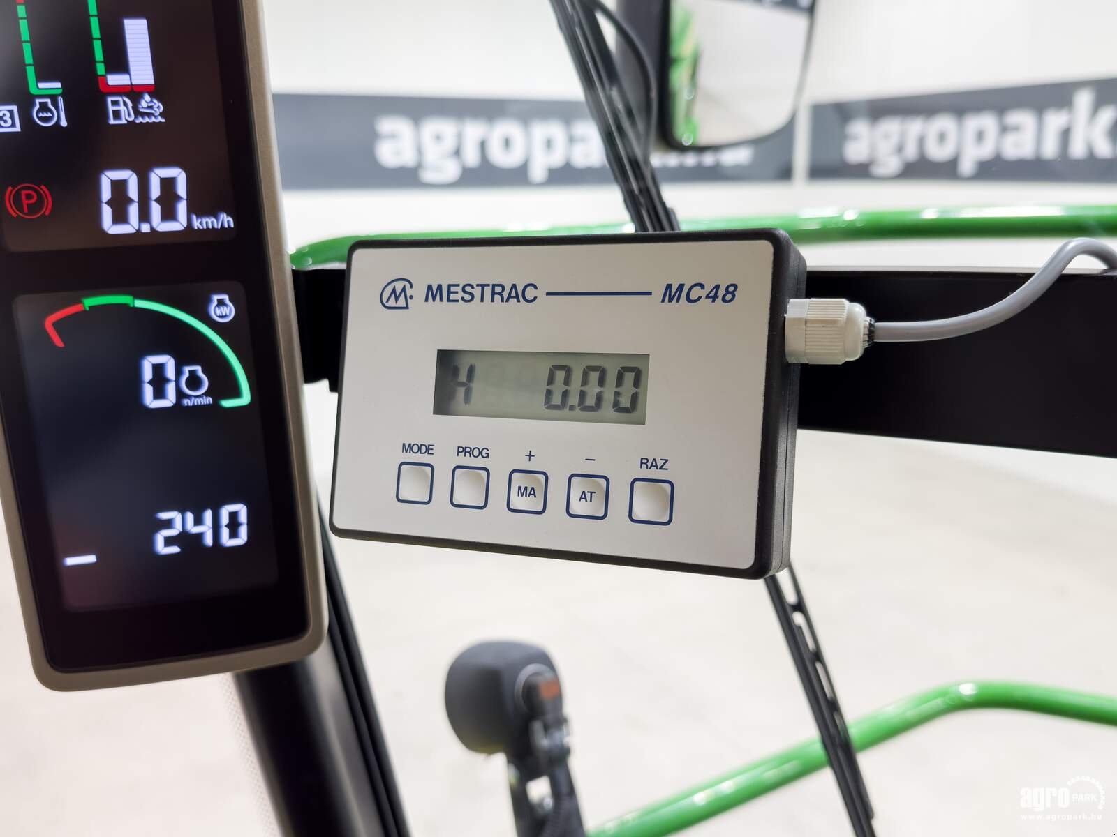 Feldhäcksler tip John Deere 8200 4WD, Gebrauchtmaschine in Csengele (Poză 24)