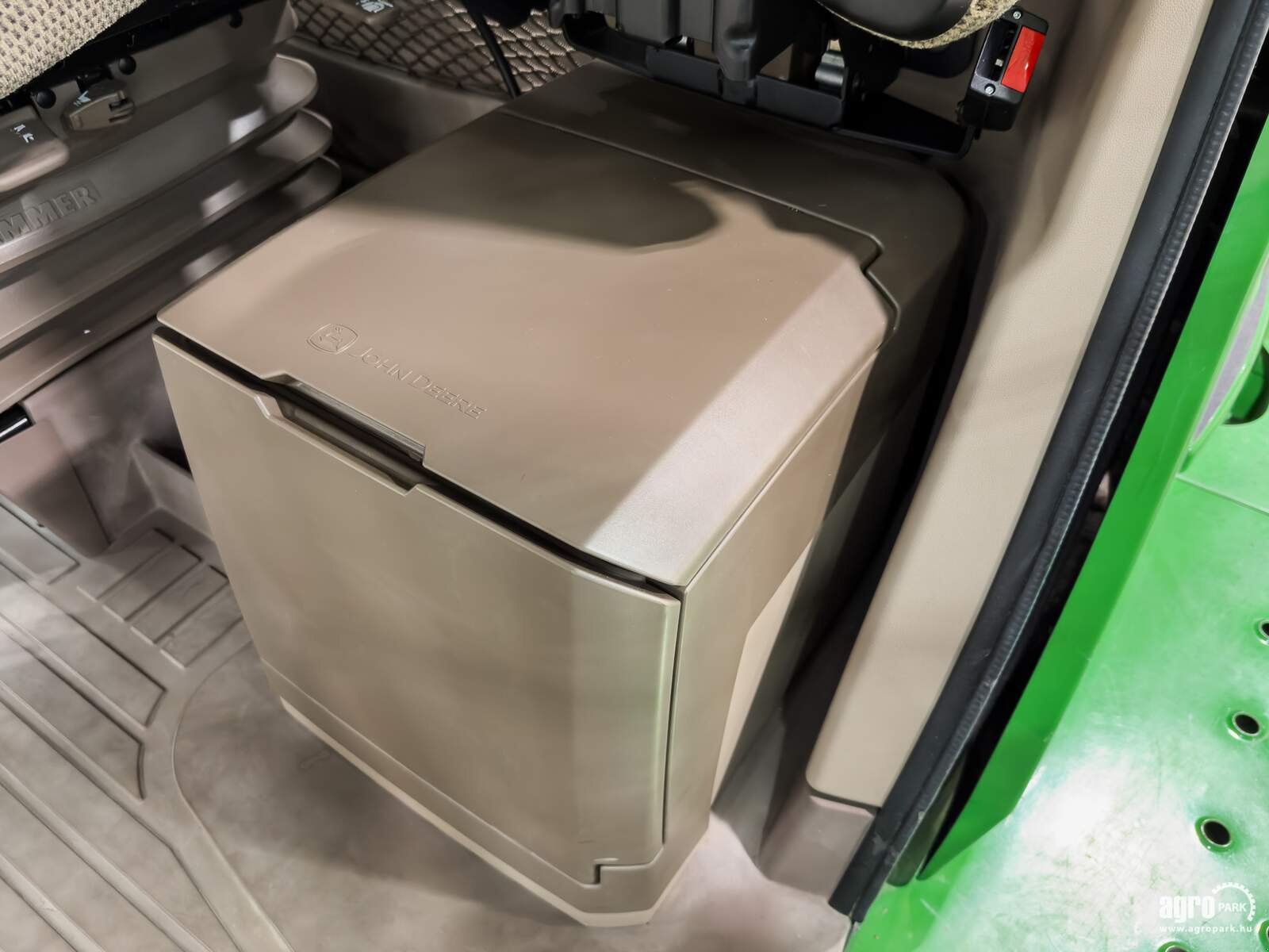Feldhäcksler tip John Deere 8200 4WD, Gebrauchtmaschine in Csengele (Poză 29)
