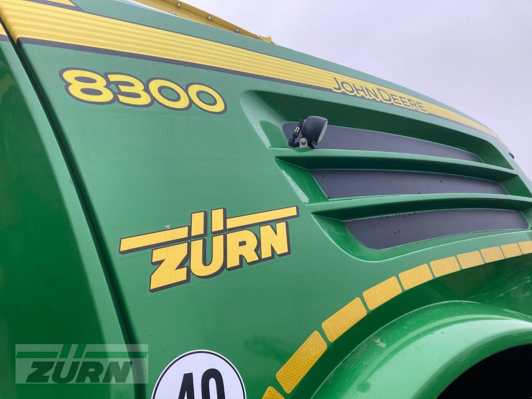 Feldhäcksler typu John Deere 8300 MY18, Gebrauchtmaschine v Holzgünz - Schwaighausen (Obrázek 3)