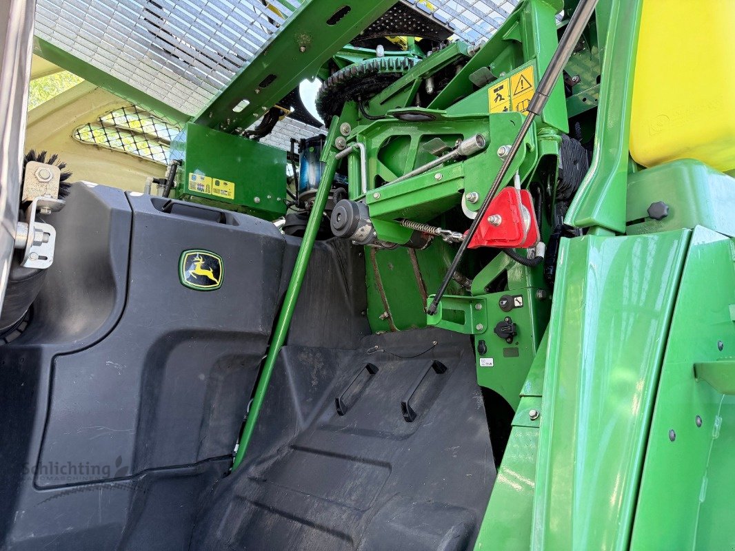 Feldhäcksler типа John Deere 8300, Gebrauchtmaschine в Soltau (Фотография 17)
