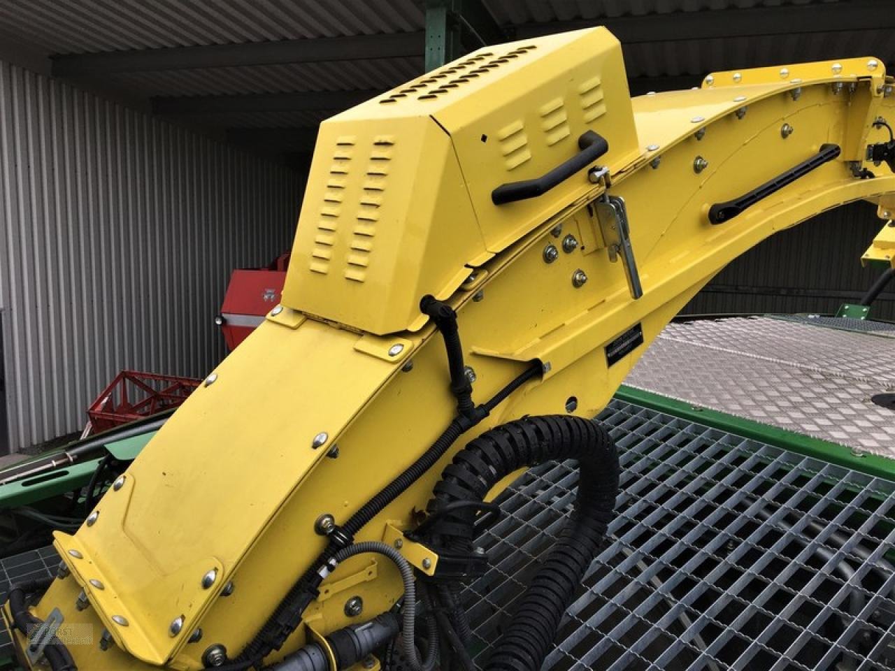 Feldhäcksler des Typs John Deere 8300I MIT KEMPER 360+ & 639 PICKUP, Gebrauchtmaschine in Jahnatal (Bild 7)