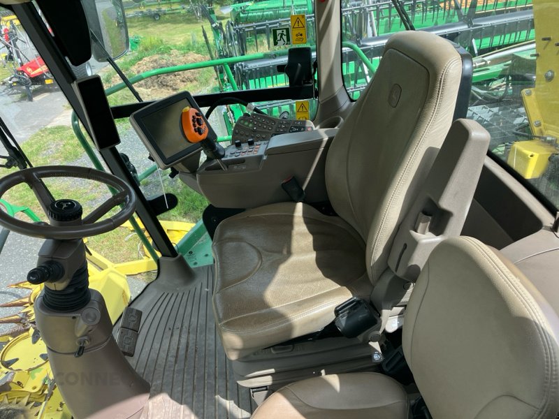 Feldhäcksler tip John Deere 8300i mit Kemper 360+ und PickUp, Gebrauchtmaschine in Jahnatal (Poză 8)