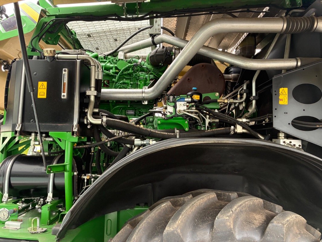 Feldhäcksler des Typs John Deere 8300i, Gebrauchtmaschine in Bordesholm (Bild 20)