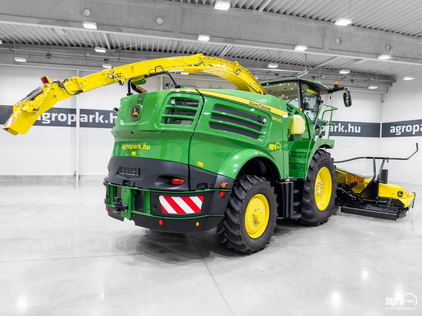 Feldhäcksler tip John Deere 8400 4WD, Gebrauchtmaschine in Csengele (Poză 3)