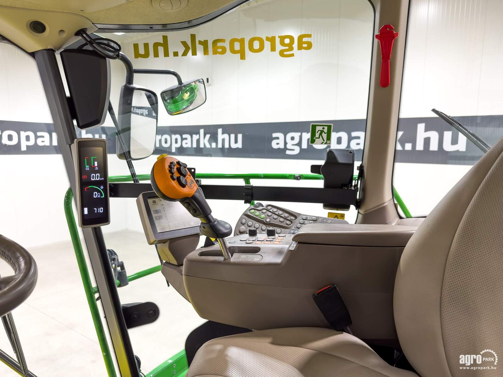 Feldhäcksler tip John Deere 8400 4WD, Gebrauchtmaschine in Csengele (Poză 12)