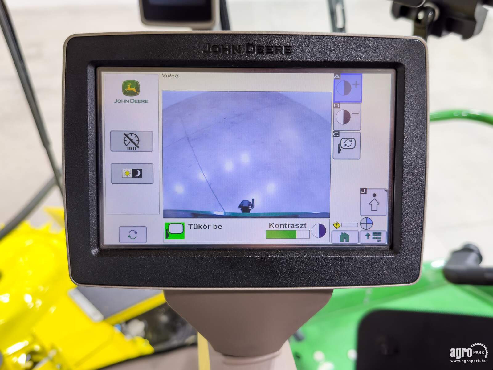 Feldhäcksler tip John Deere 8400 4WD, Gebrauchtmaschine in Csengele (Poză 21)