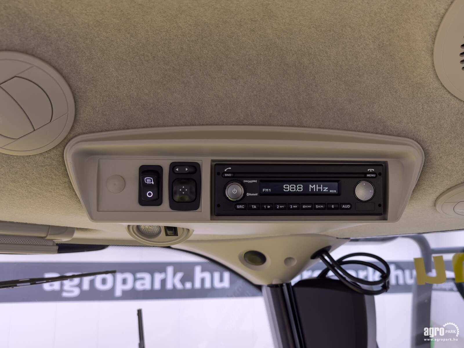 Feldhäcksler tip John Deere 8400 4WD, Gebrauchtmaschine in Csengele (Poză 25)