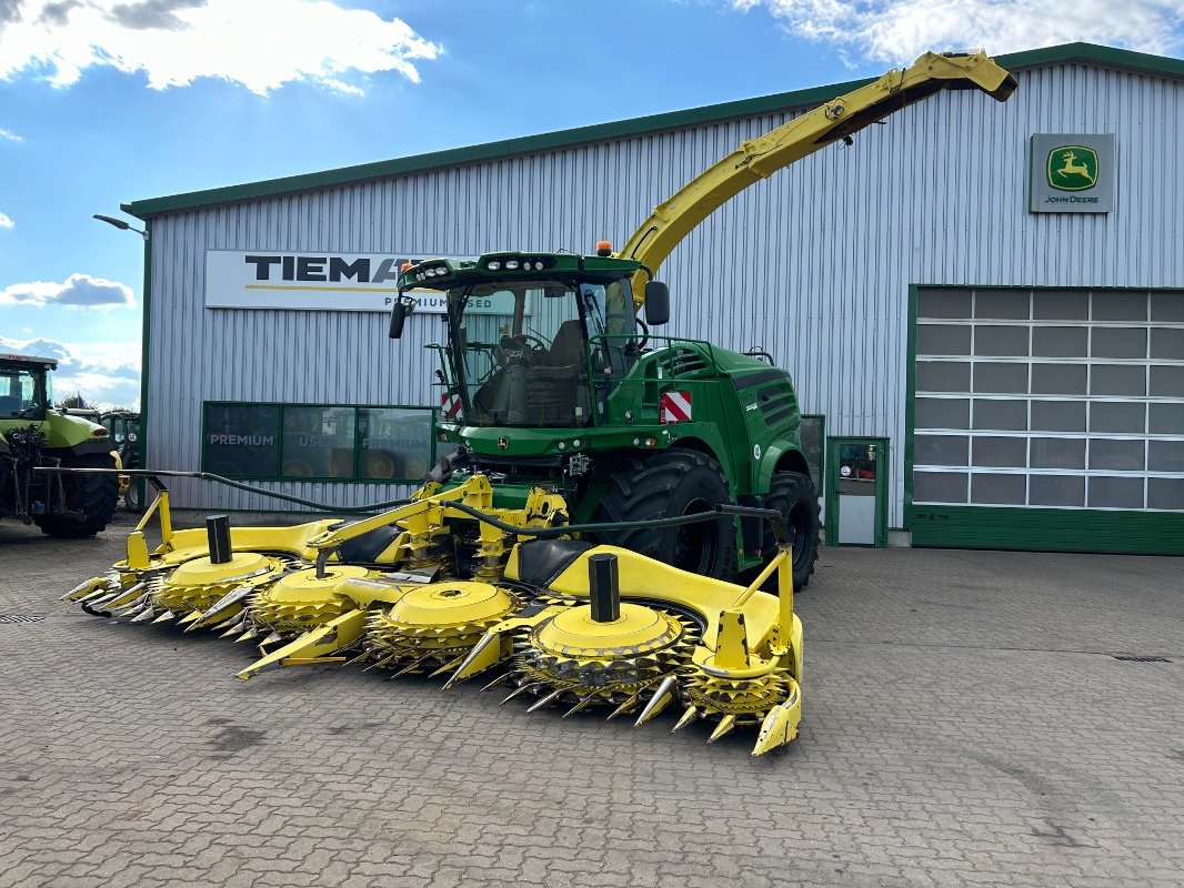 Feldhäcksler typu John Deere 8400 mit Kemper 475 Plus, Gebrauchtmaschine v Sittensen (Obrázek 2)