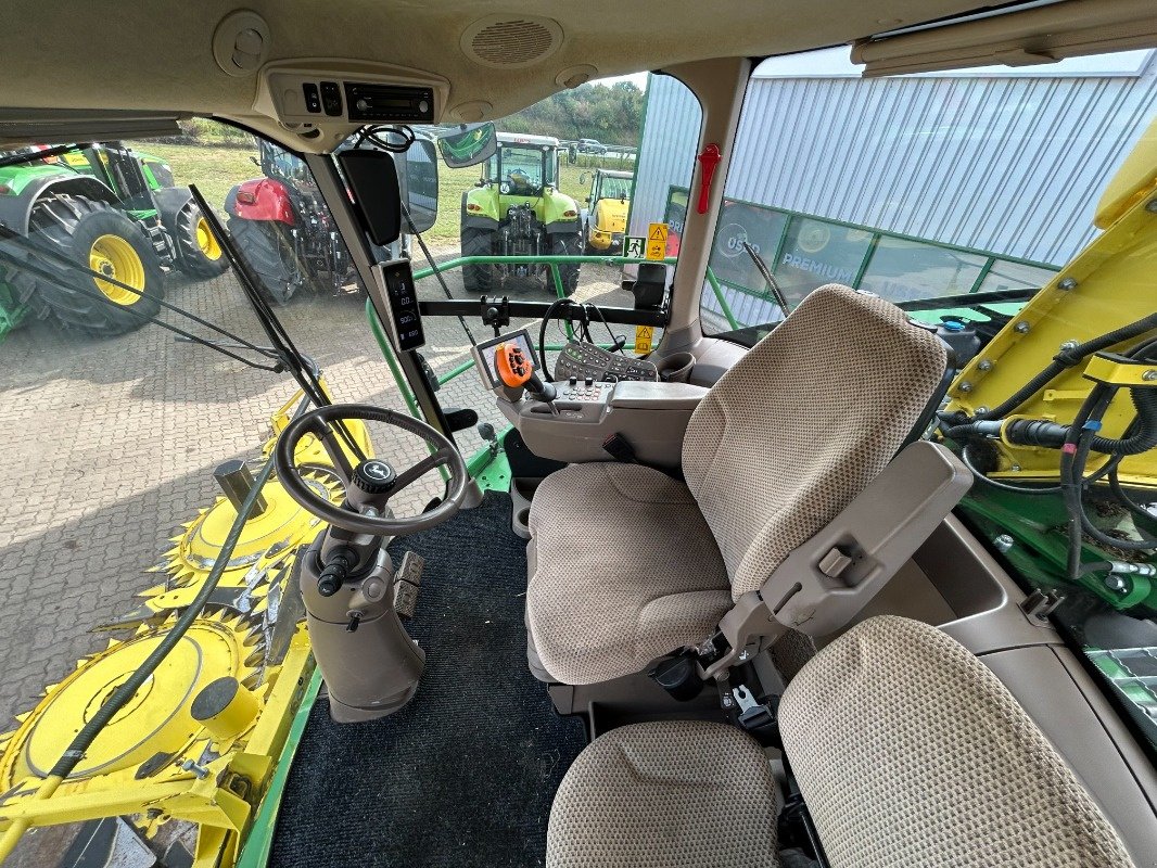 Feldhäcksler typu John Deere 8400 mit Kemper 475 Plus, Gebrauchtmaschine v Sittensen (Obrázek 8)