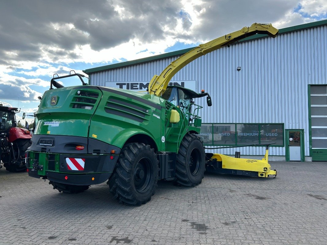 Feldhäcksler typu John Deere 8400 mit Kemper 475 Plus, Gebrauchtmaschine v Sittensen (Obrázek 4)