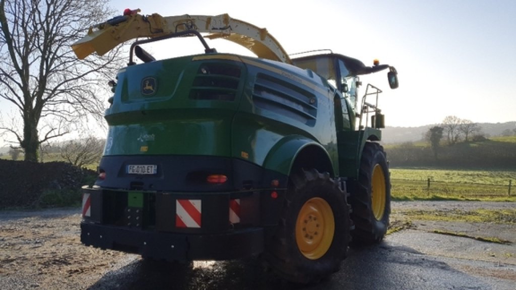 Feldhäcksler tip John Deere 8400, Gebrauchtmaschine in DOMFRONT (Poză 2)