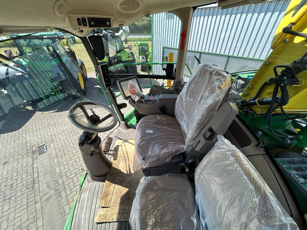 Feldhäcksler tip John Deere 8400i PREMIUM USED, Gebrauchtmaschine in Sittensen (Poză 8)